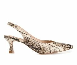 Women's Journee Collection Mikoa Pumps